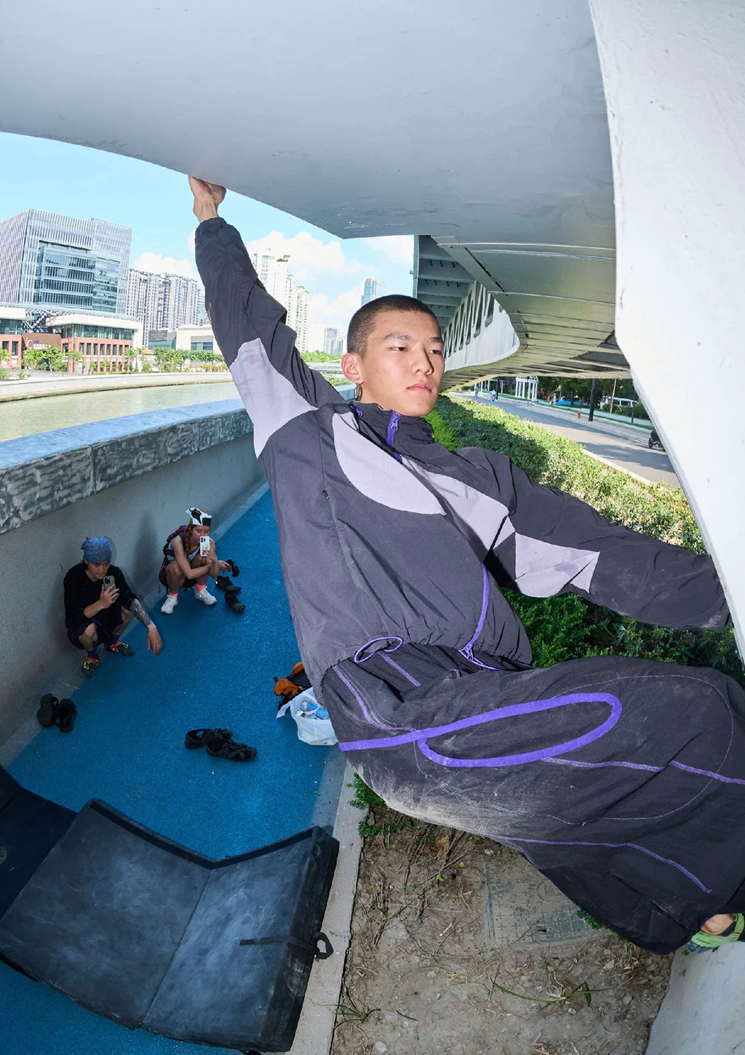 Oval Pocket Trousers (Black)