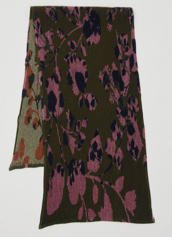 Zola Pleated Knit Scarf in Moss Ingrid