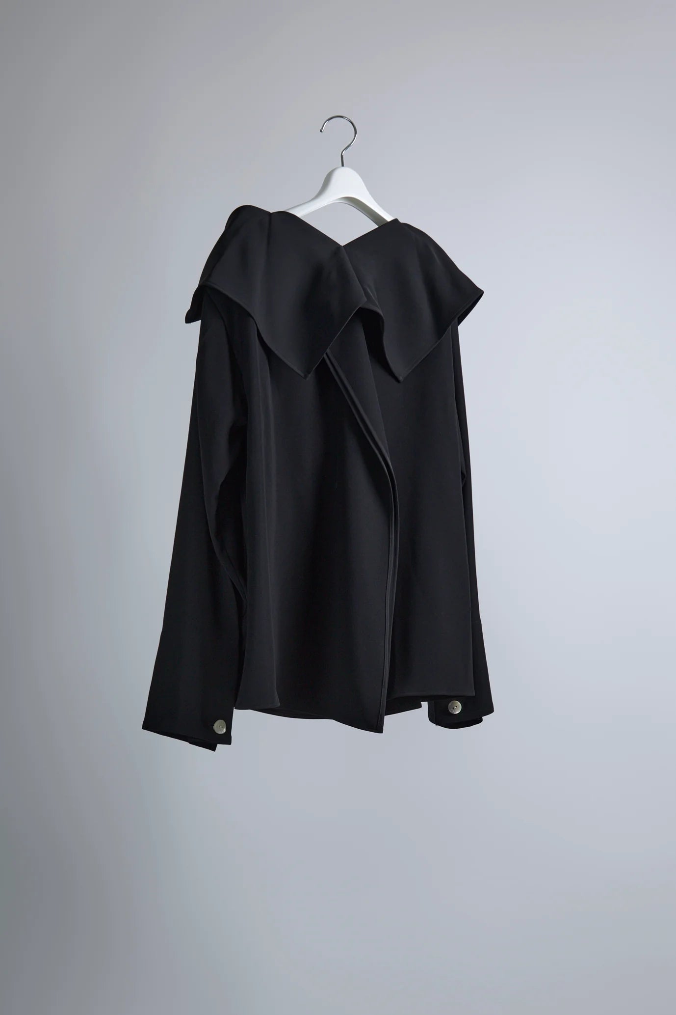 Unfixed Collar Shirt (Black)