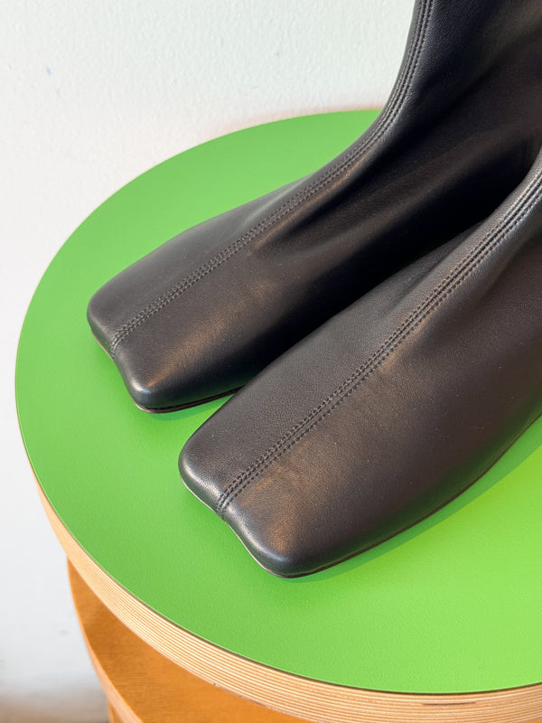 Hira Stretch Ankle Boots (Black)