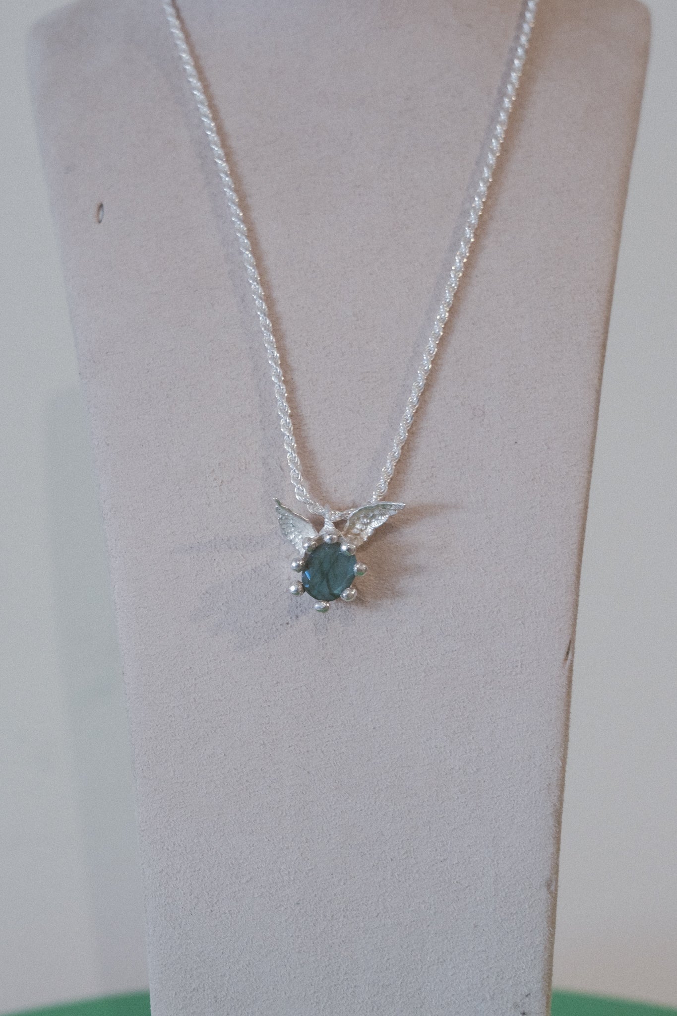 Alas Necklace (Labradorite)