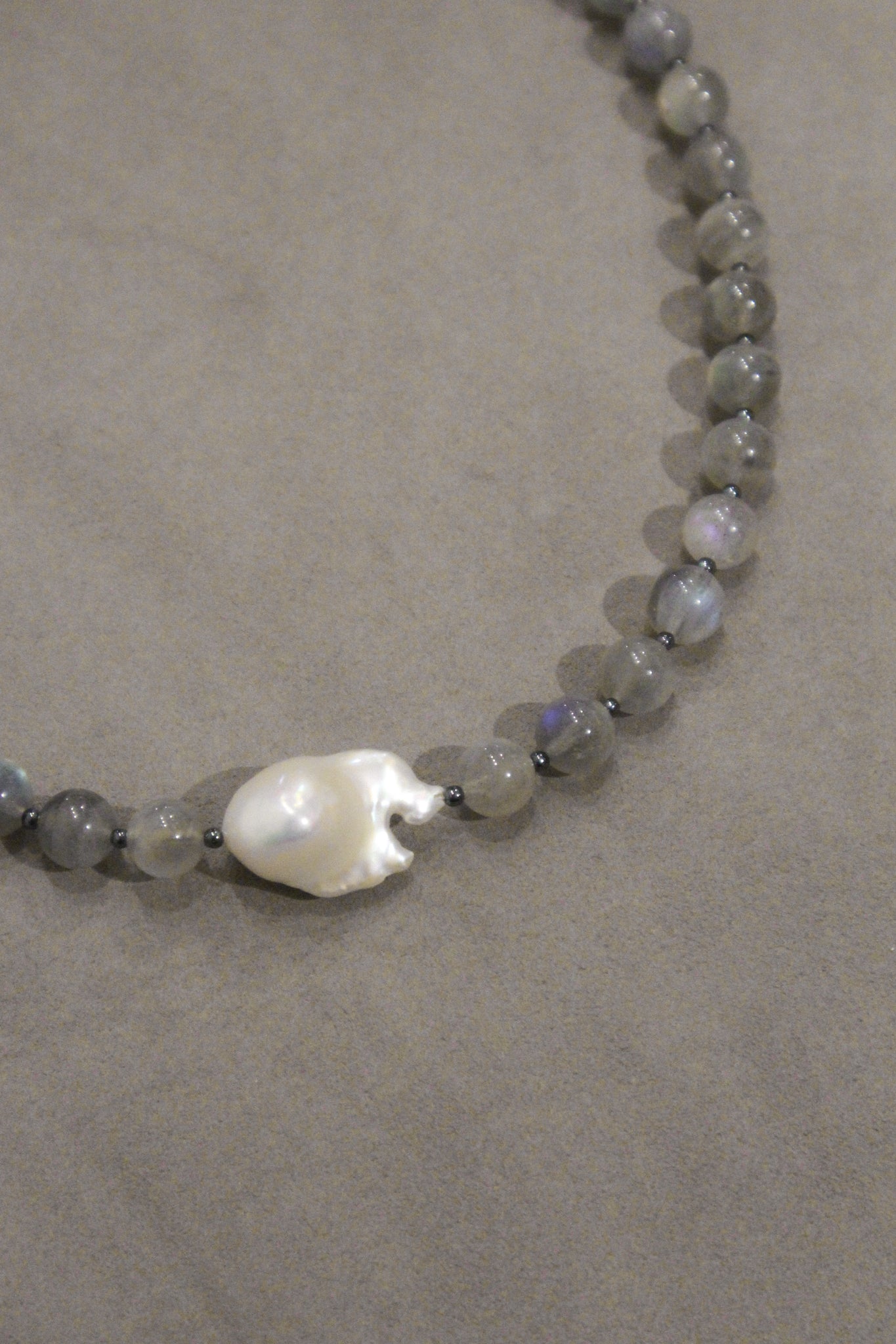 Oyster Thief Necklace (Labradorite)
