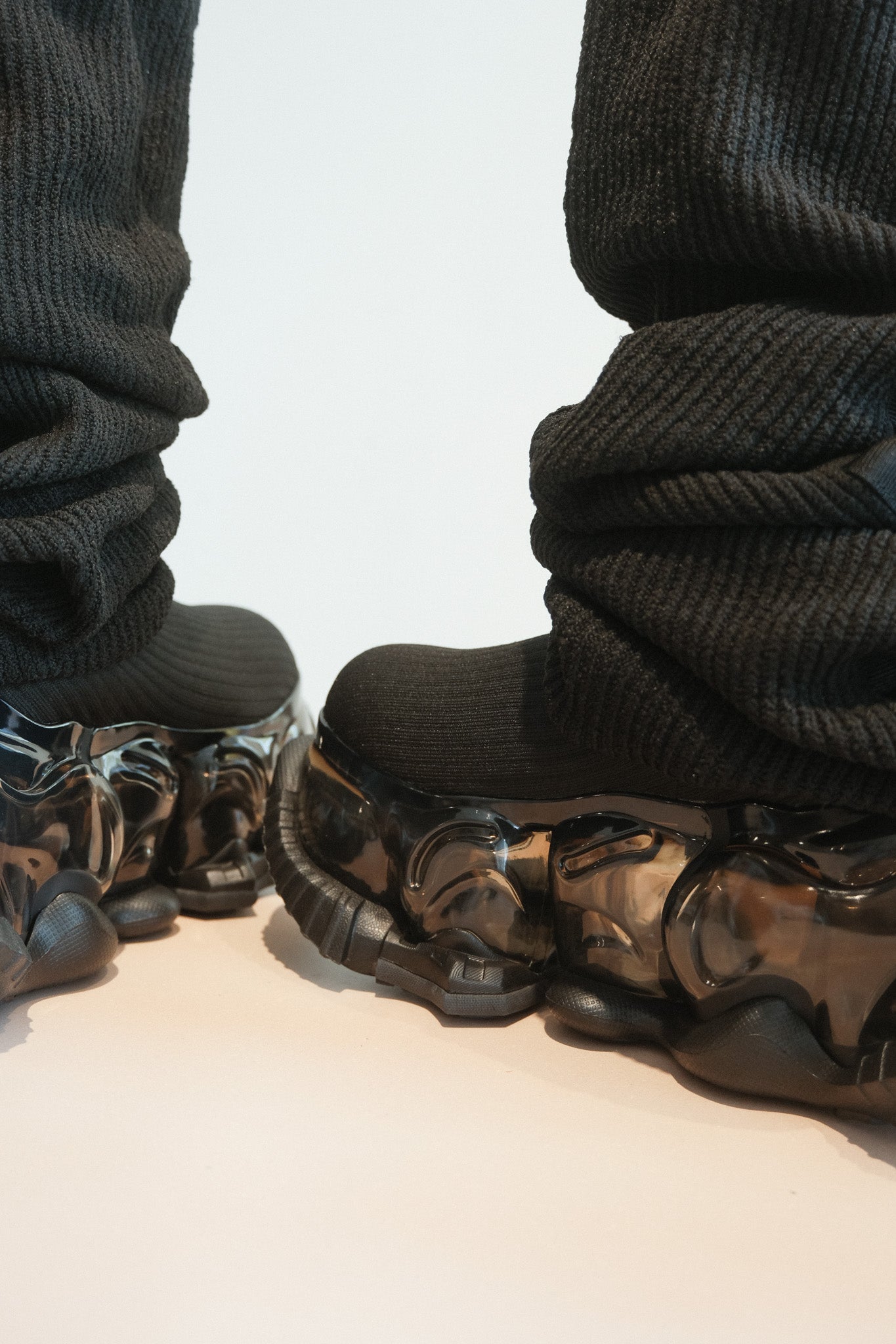 Skyscraper Falcon Loose Sock Sneaker (Black)