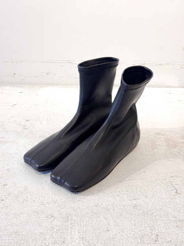 Hira Stretch Ankle Boots (Black)