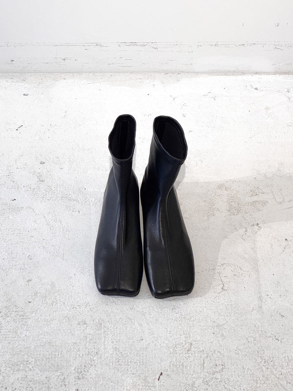 Hira Stretch Ankle Boots (Black)