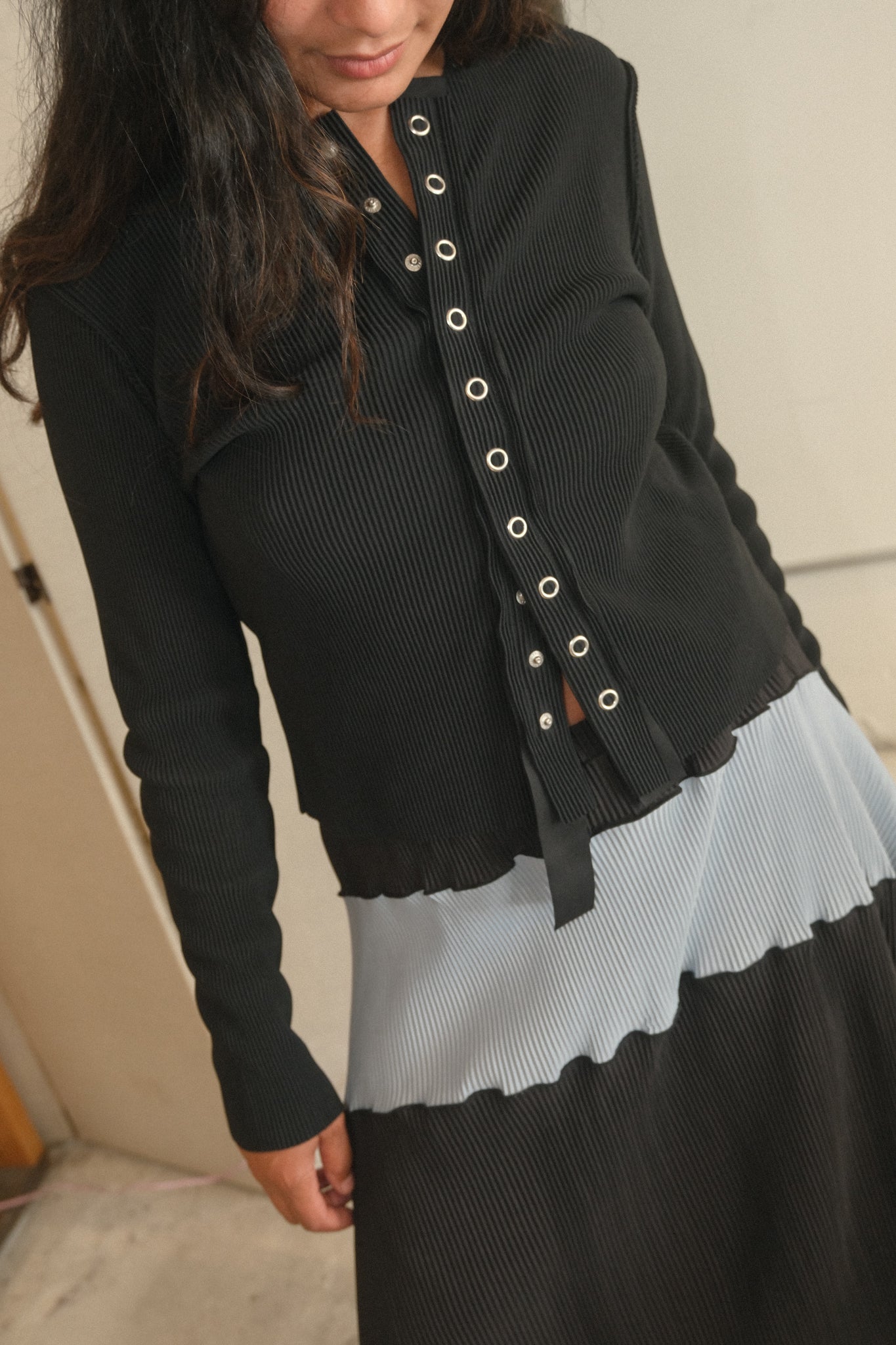 Crisp Snap Caridgan (Black)