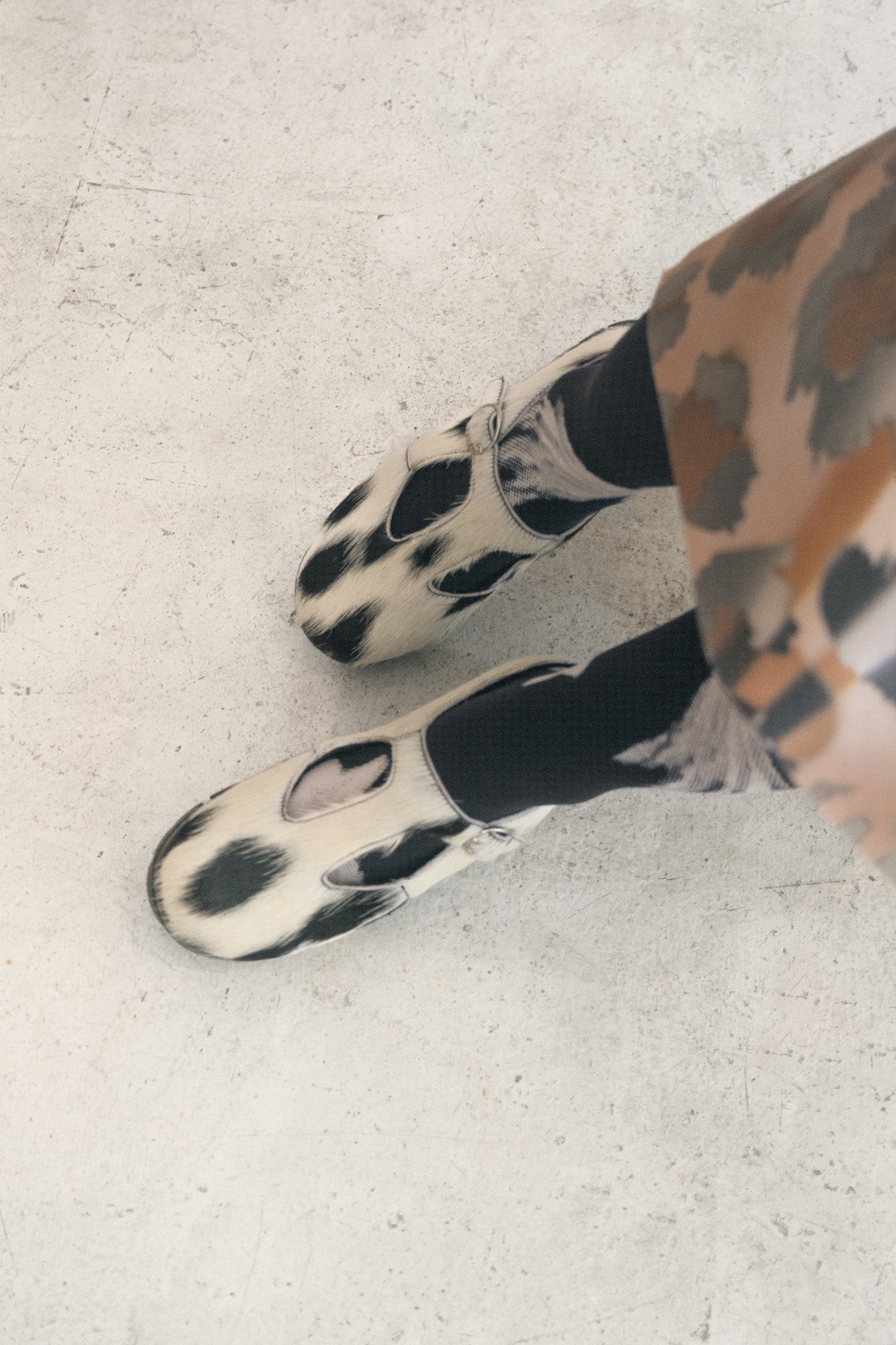 Lenticular T-Bar Mule (Gray Cow)