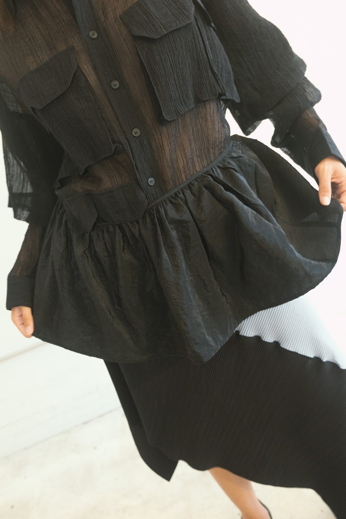 Sheen Nylon Peplum Apron (Obsidian)