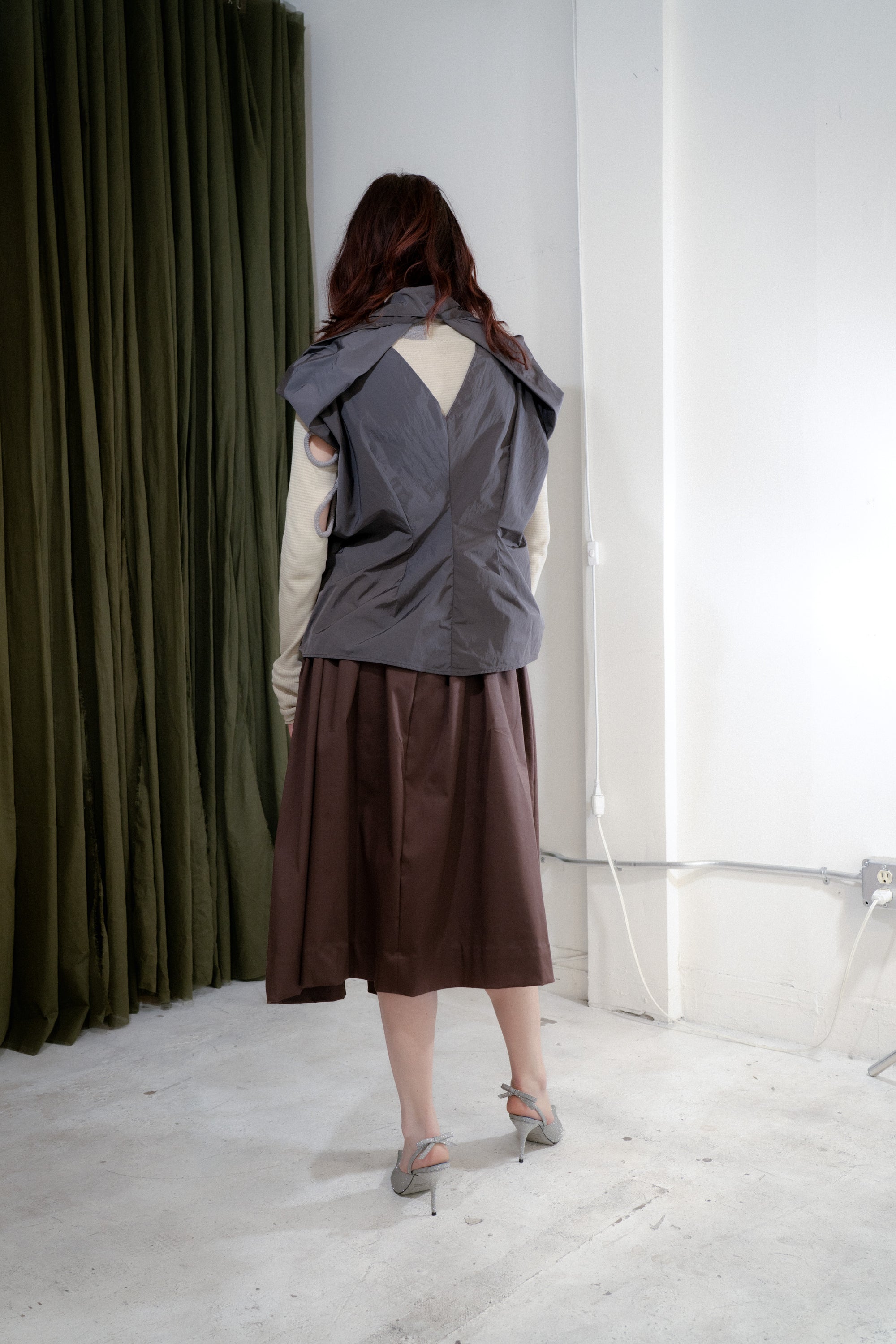 "Observer" Nylon Sleeveless Jacket (Gray)