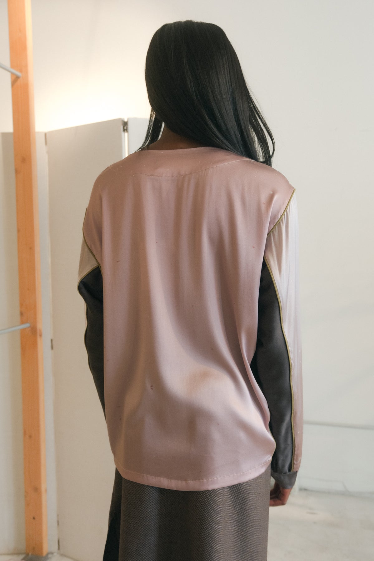 Silk V-Neck Football Top (Pink Dust)