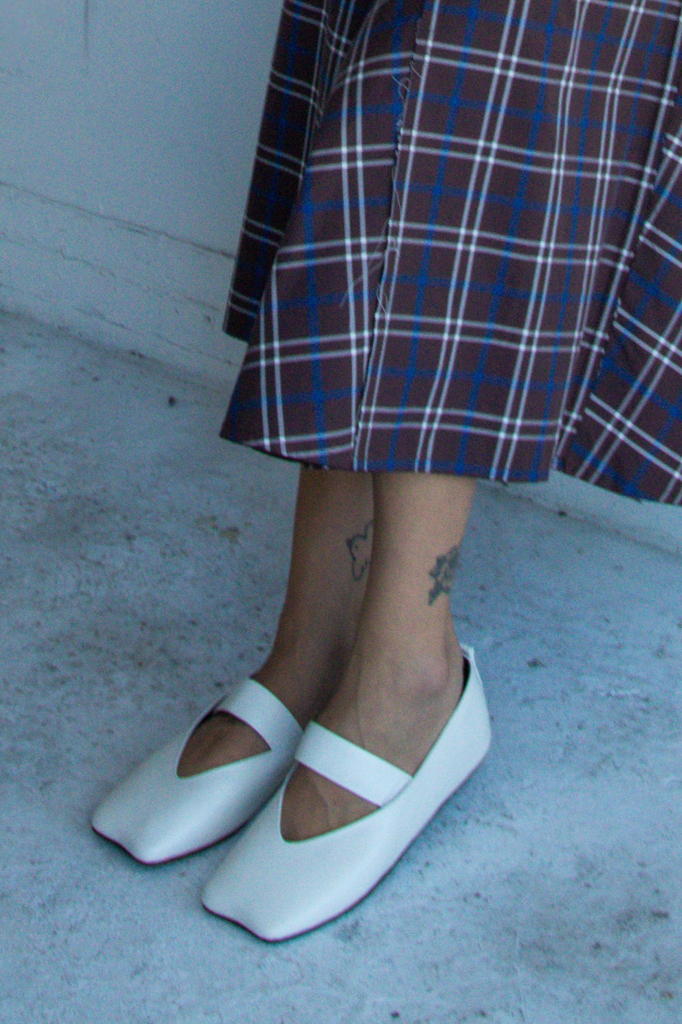 Oojoo Ballerina Flats (White)