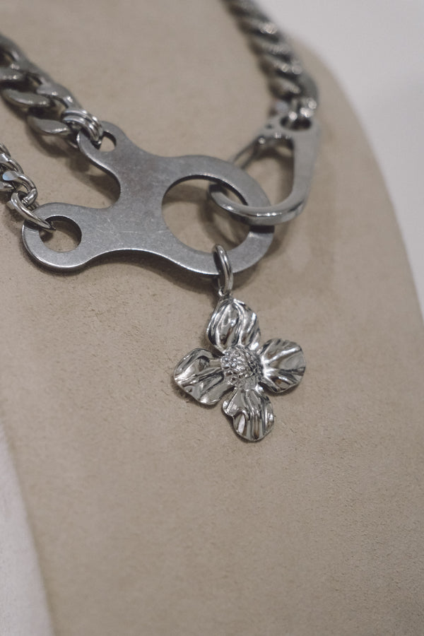 Barbed Flower Chain