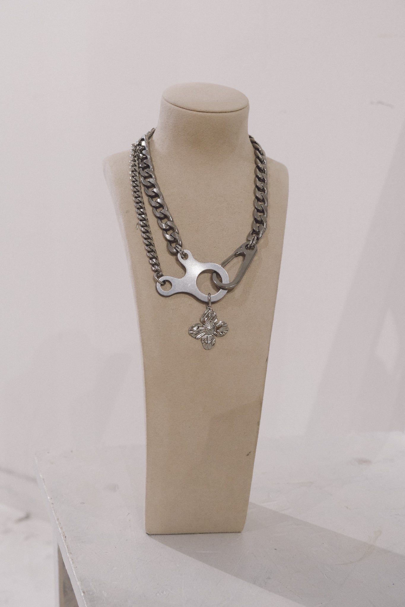 Barbed Flower Chain