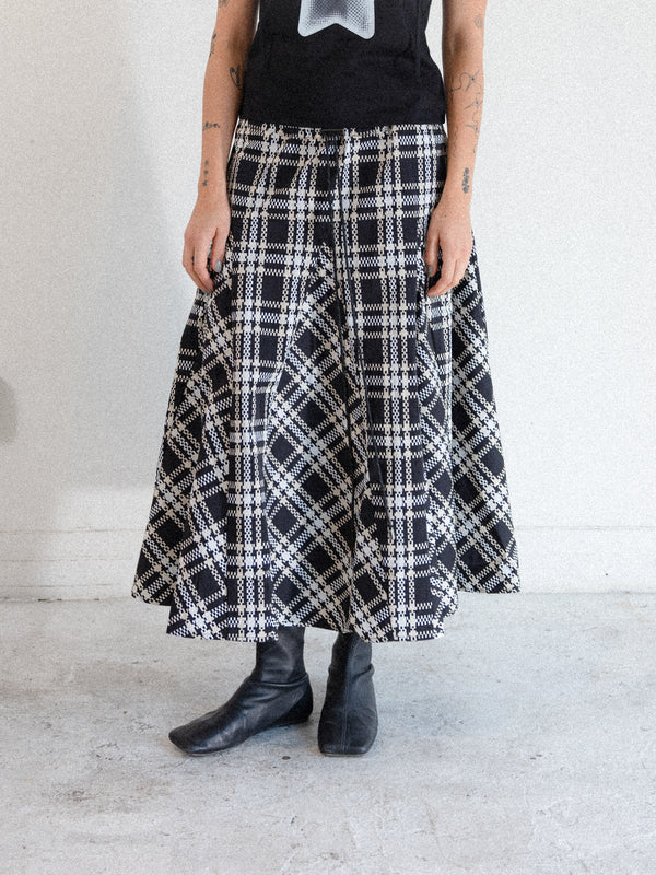 Plaid Peak Skirt (Black Plaid)
