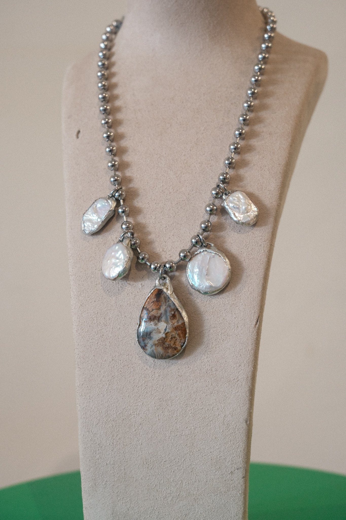 5 Charm Necklace (Baroque Pearl, Agate)