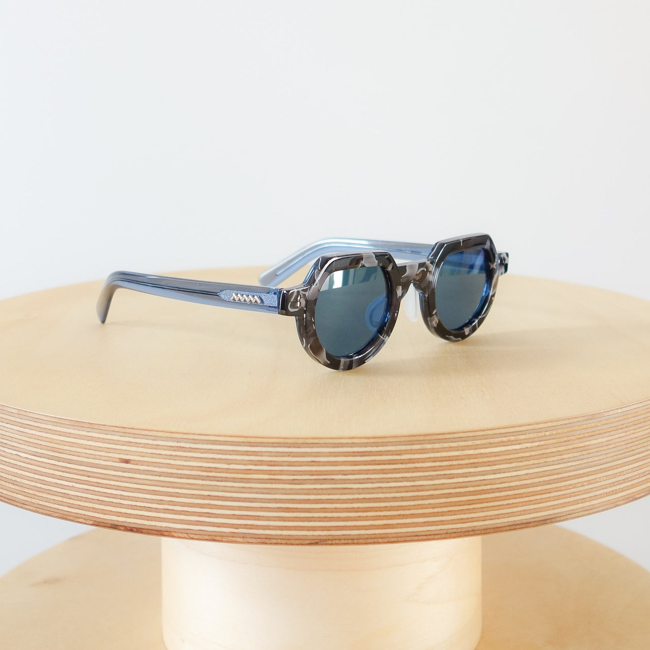 Tani Sunglasses (Deep Sea/Blue)